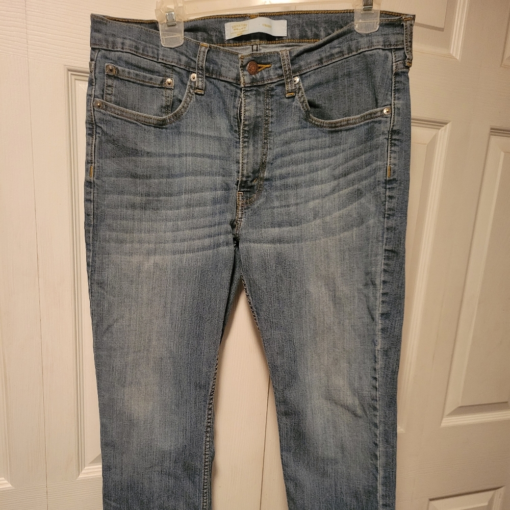 Signature series gold Levi's 34x30